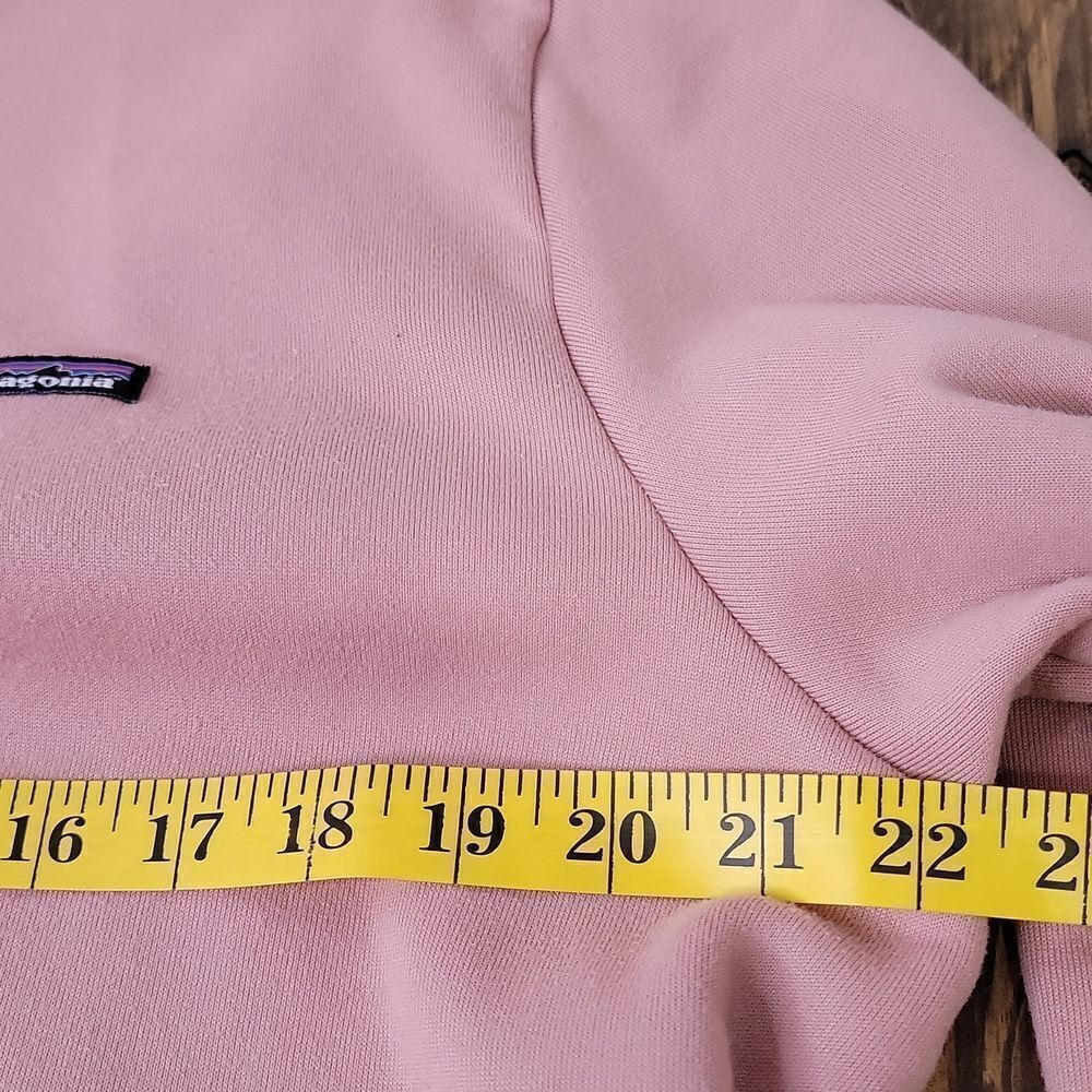 Patagonia. Pink Crewneck Sweatshirt. Thick and Warm. Size Small. EUC - Picture 5 of 9